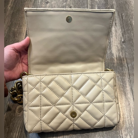 Zara Cream Quilted Flap Shoulder Bag with Gold Chain Shoulder Strap Minimalist - Picture 4 of 6